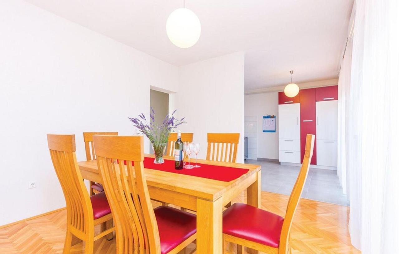 Big White Apartment 诺维·维诺多尔斯基 外观 照片